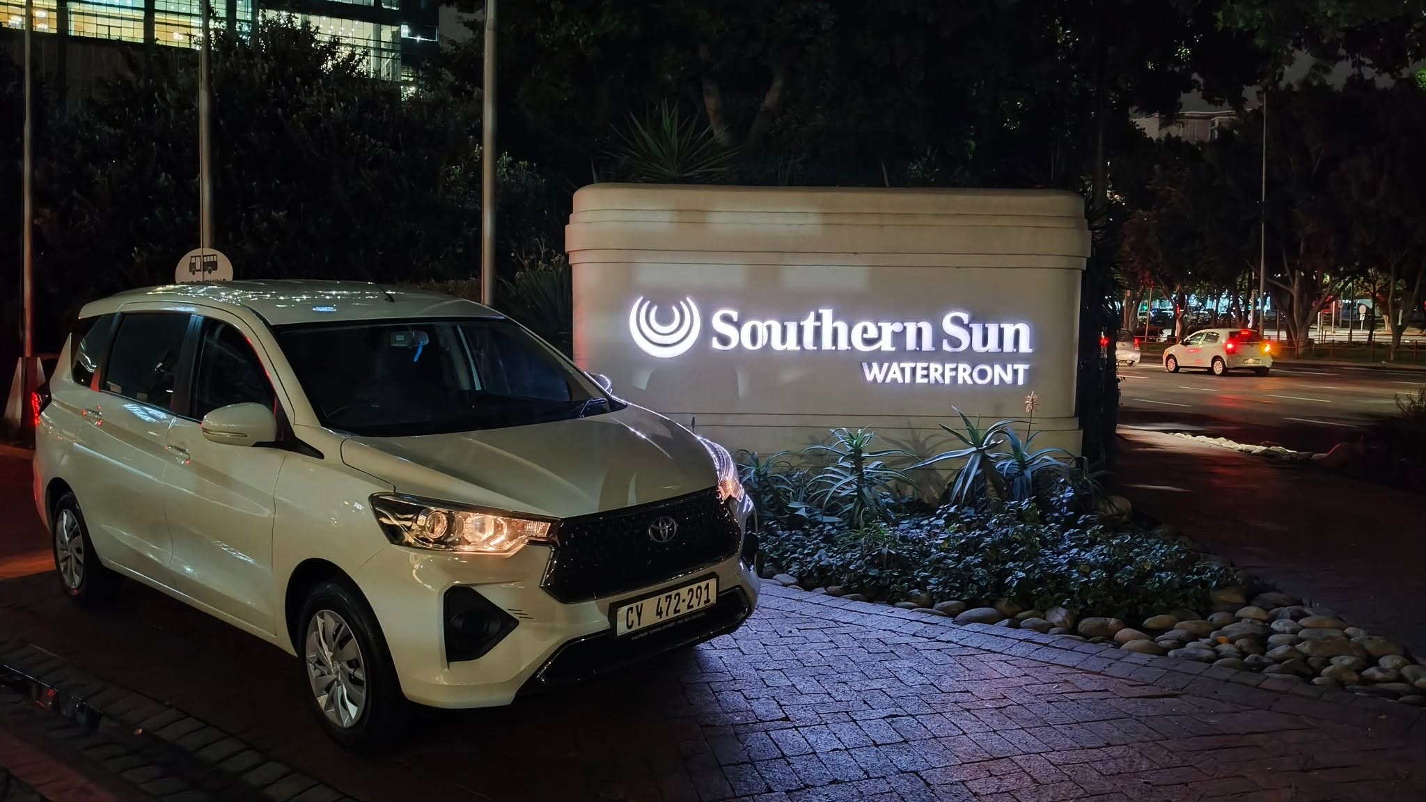 SRJ vehicle waiting outside a Cape Town hotel at night
